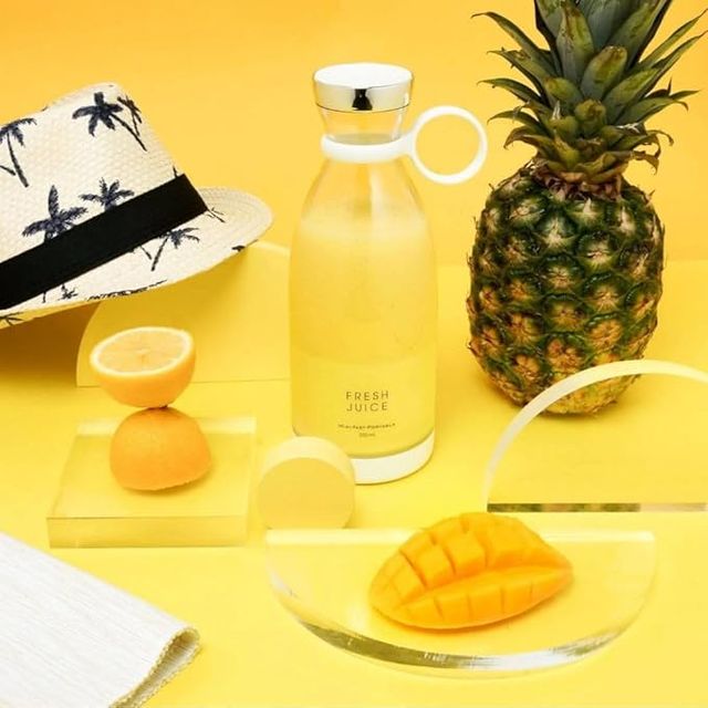 Portable Mini Blender for Fresh Juice. Usb Rechargeable size net 500g